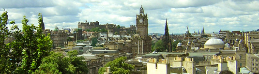 Skyline Edinburghs vom Calton Hill (LDamskis)