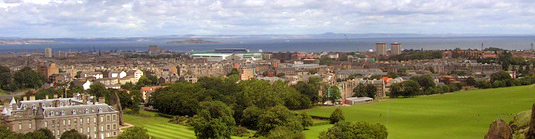 Blick vom Arthur's Seat zum Firth of Forth (LDamskis)